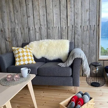 Raaum Gard Деревянный коттедж